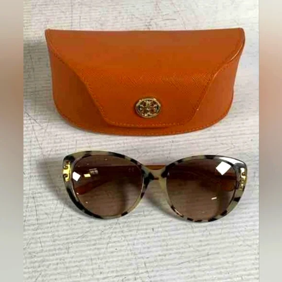 Tory Burch Tortoise Shell Sunglasses with Orange Case Tory Burch | Accessories | Tory Burch Tortoiseshell  main image 3